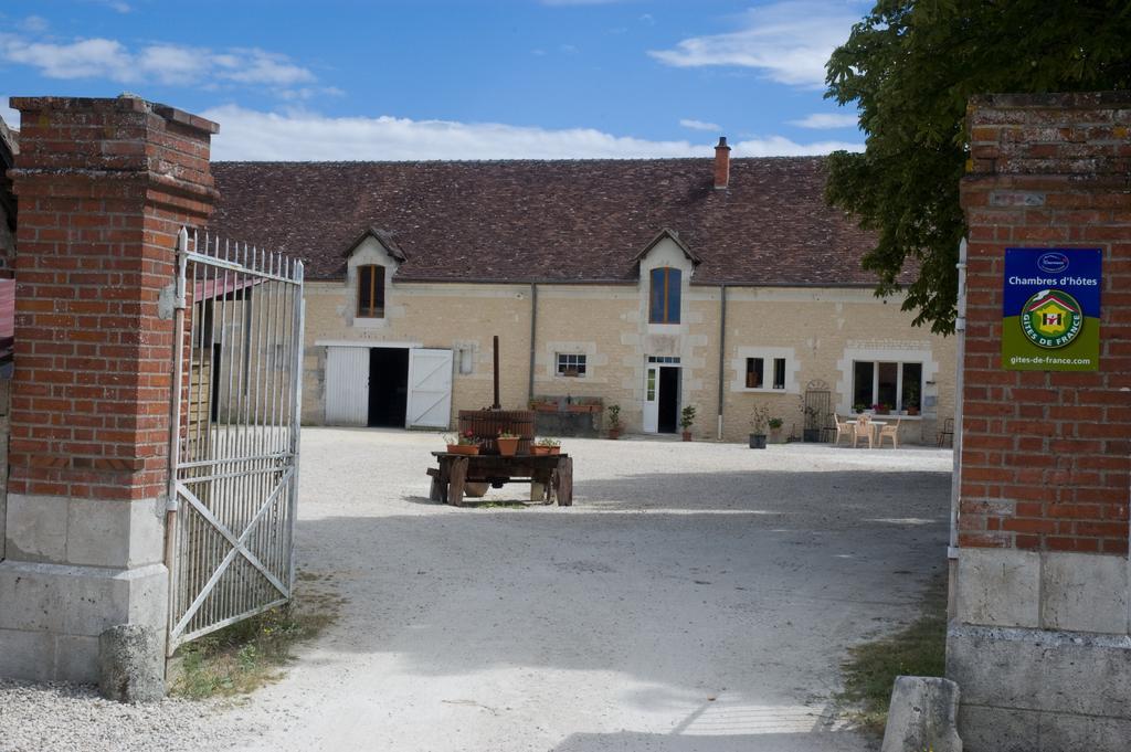 Les Des Pierres D'aurele * Saint-Georges-sur-Cher