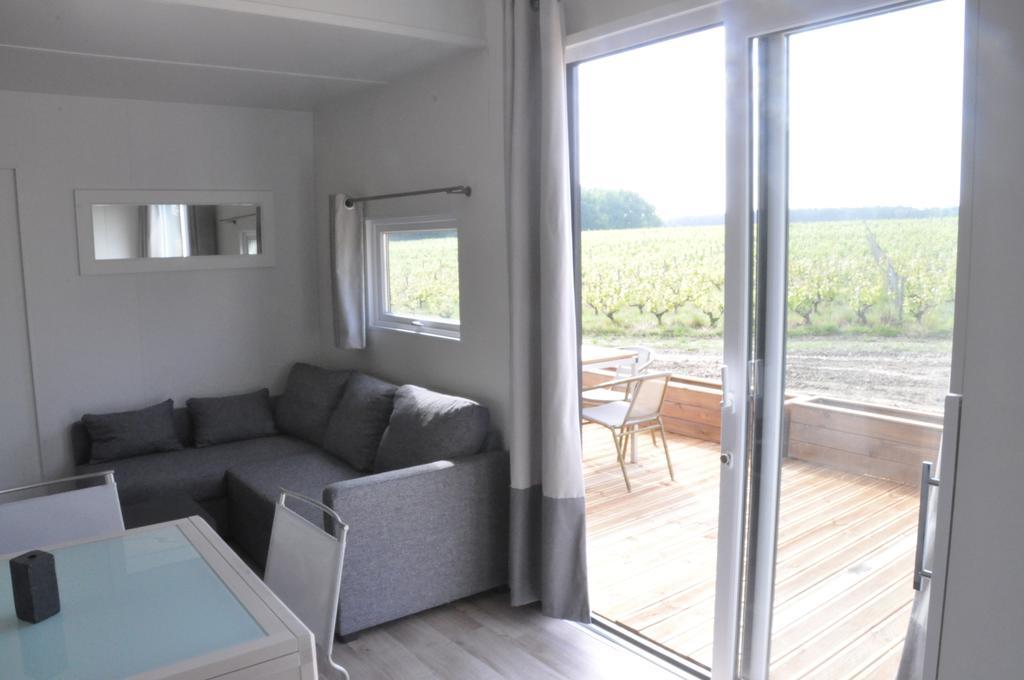 Les Des Pierres D'aurele Saint-Georges-sur-Cher