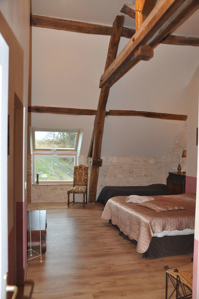 Les Des Pierres D'aurele * Saint-Georges-sur-Cher